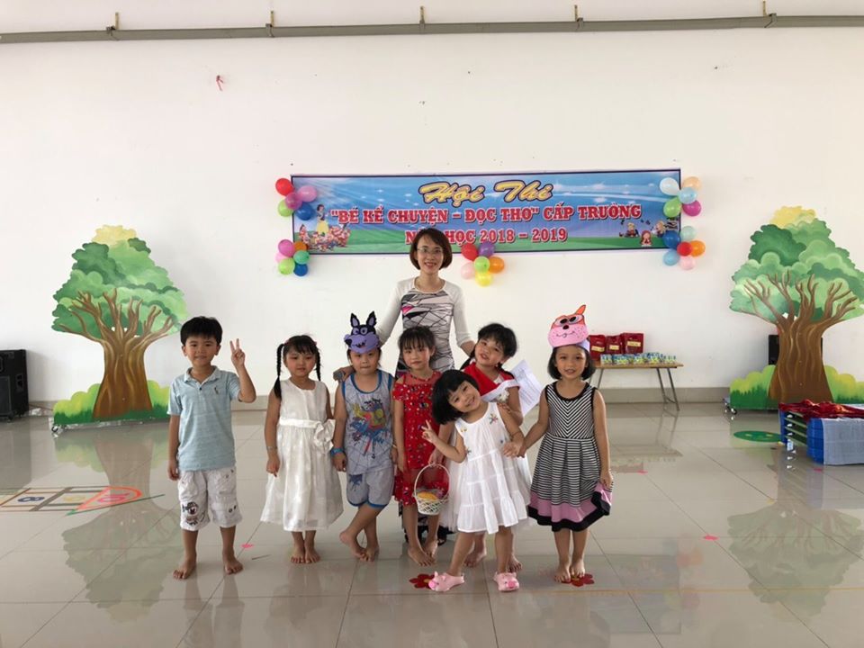 Hội thi bé kể chuyện tại trường