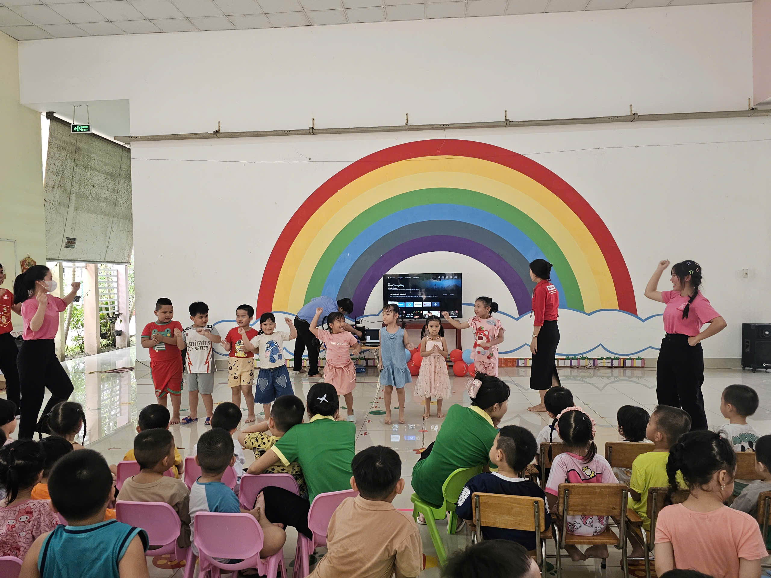 Chương trình " nâng cao sức khỏe hệ tiêu hóa cùng yakult " tại trường MN Hồng Phát